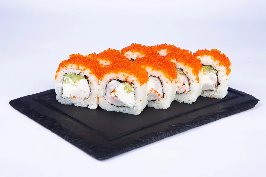 ები კალიფორნია (8 ნაჭერი) - კრევეტი, ნაღების ყველი, კიტრი, ტობიკო და ტერიაკის სოუსი