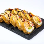 ცხელი კალიფორნია (10 ნაჭერი) - კრაბი, ტამაგო, ტობიკო, კიტრი, მანგოს და ცხარე სოუსები