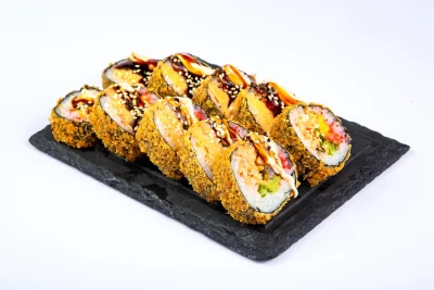 ცხელი კალიფორნია (10 ნაჭერი) - კრაბი, ტამაგო, ტობიკო, კიტრი, მანგოს და ცხარე სოუსები