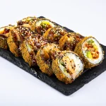 ცხელი კანადა (10 ნაჭერი) - შებოლილი გველთევზა, ავოკადო, კიტრი, ნაღების ყველი და ტერიაკი