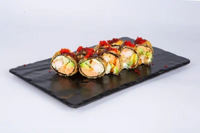 ცხელი ტოკიო (8 ნაჭერი) - ახალი ორაგული, კრევეტი ტემპურაში, ნაღების ყველი, ტობიკო და სალათის ფოთოლი