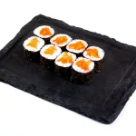 საკე მაკი (8 ნაჭერი) - ახალი ორაგული, ბრინჯი და ნორი