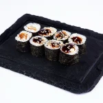 უნაგი მაკი (8 ნაჭერი) - შებოლილი გველთევზა, ბრინჯი, ნორი, ტერიაკის სოუსი და სეზამი